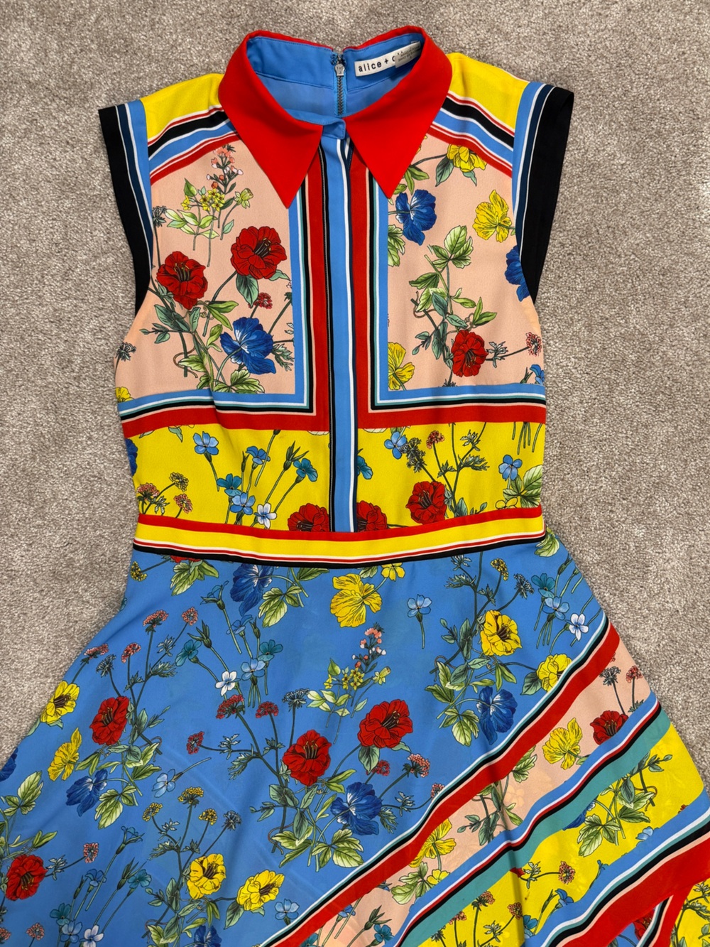 Alice + Olivia Farrah Floral Handkerchief Dress - size 4 - Gorgeous - Picture 4 of 16